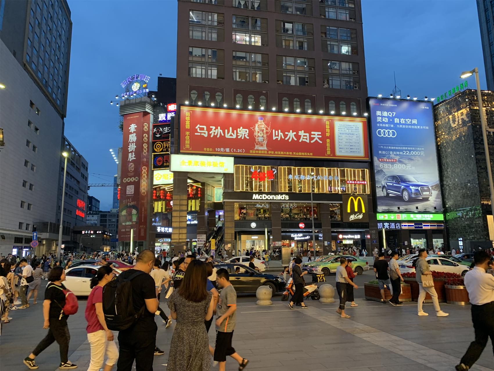 成都戶(hù)外大牌廣告